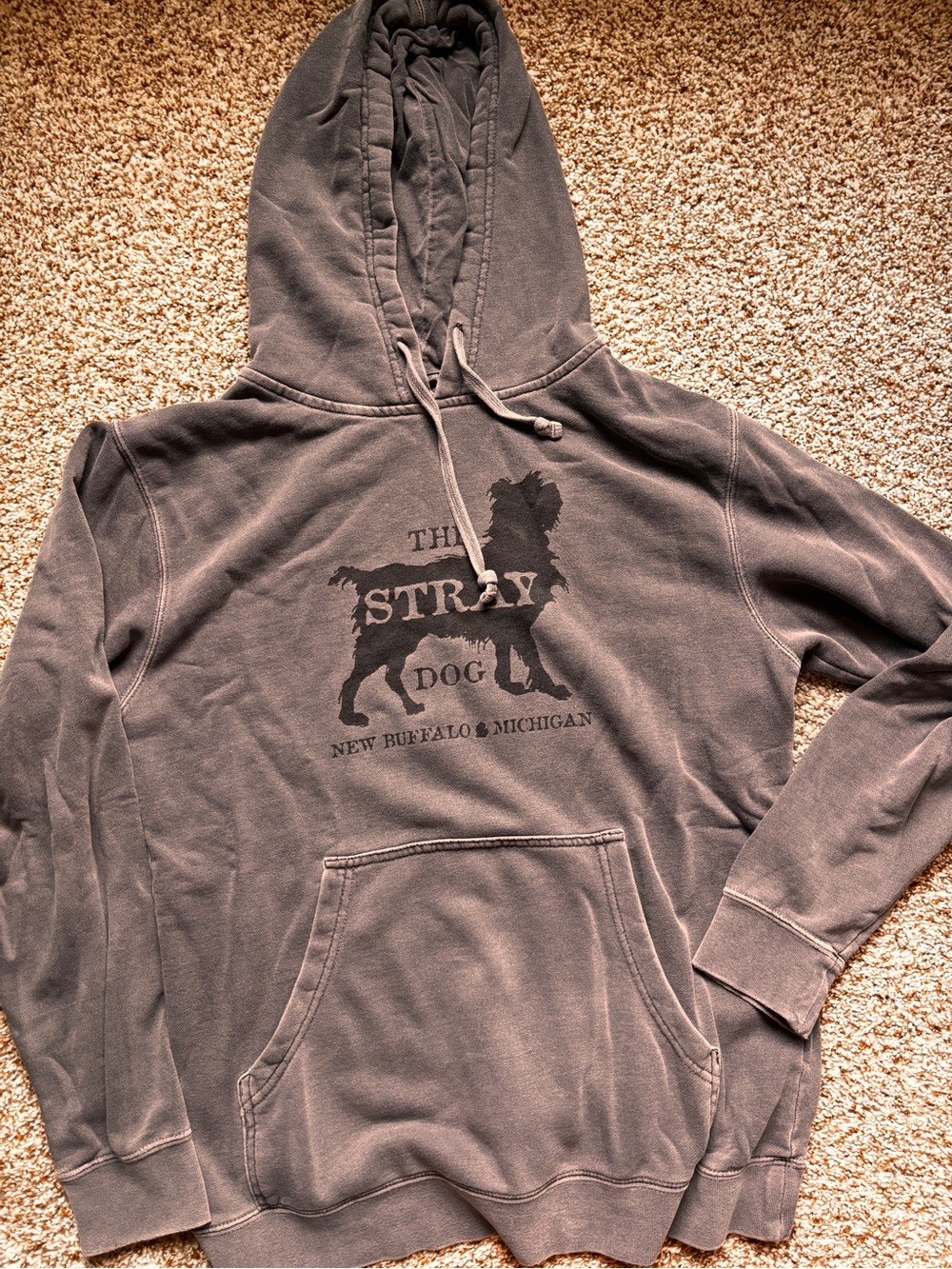 The Stray Dog New Buffalo Michigan gray hoodie (m)